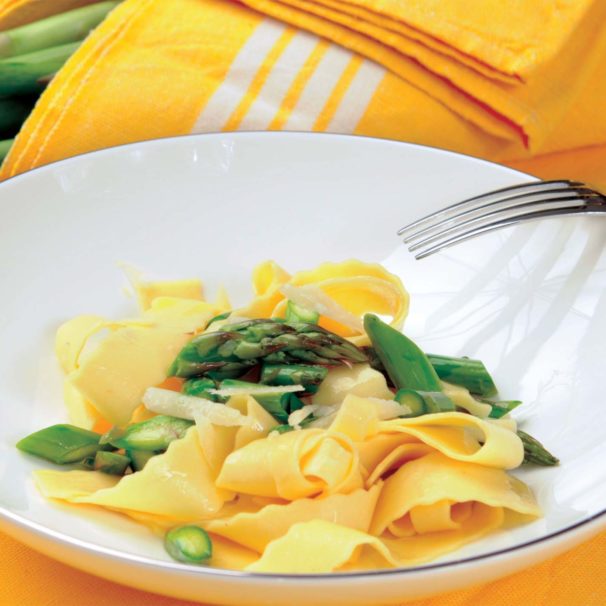 Cucinare Italy - pappardelle with parmesan and asparagus