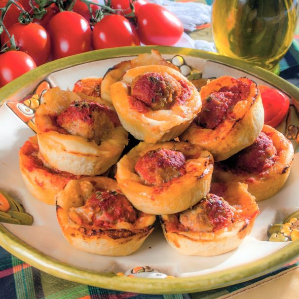 Muffins filled with pizzaiola meatballs