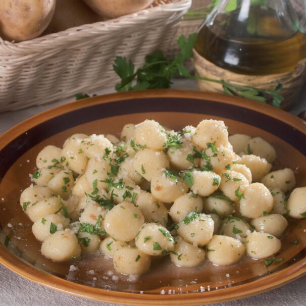 Cucinare Italy-Potato gnocchi with butter cream and anchovies